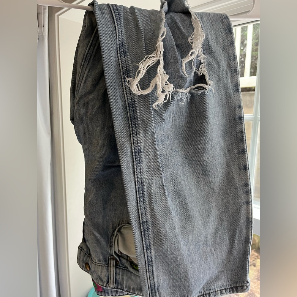 Empyre Ripped Light-Wash Jeans